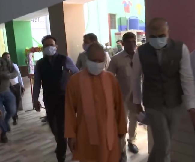 CM yogi visit vaccination center 2